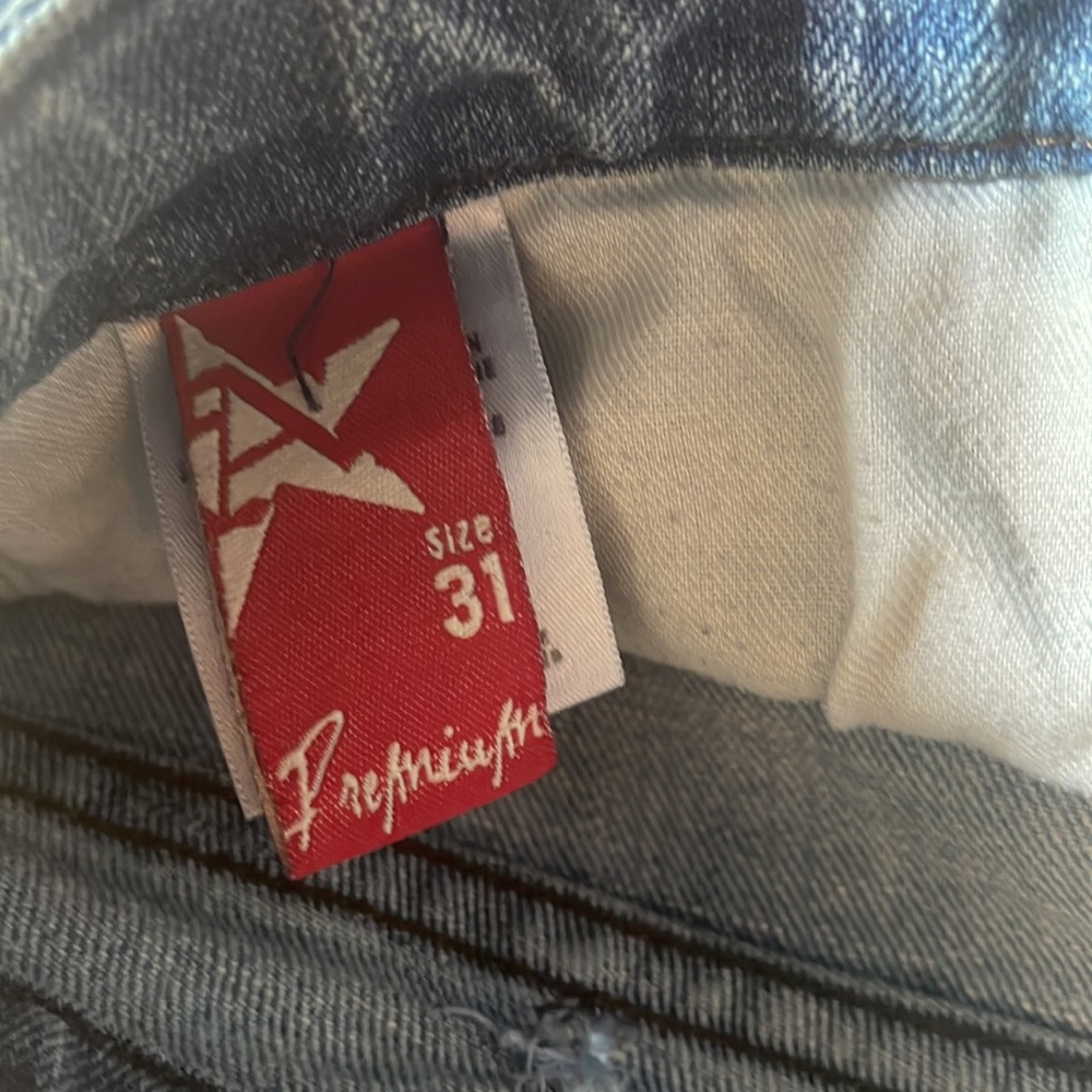 Distressed Jeans - Picture 8 of 12